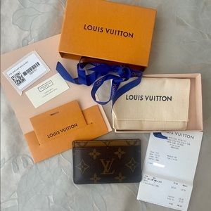 *AUTHENTIC* Louis Vuitton Card Holder